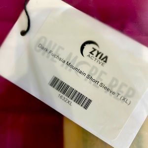 Zyia mountain t-shirt